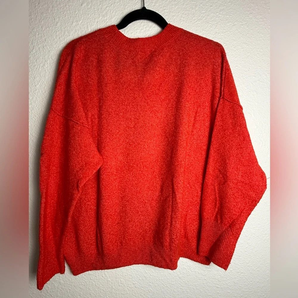 Vince Camuto Vibrant Red/Orange Crew Neck Sweater Size L.